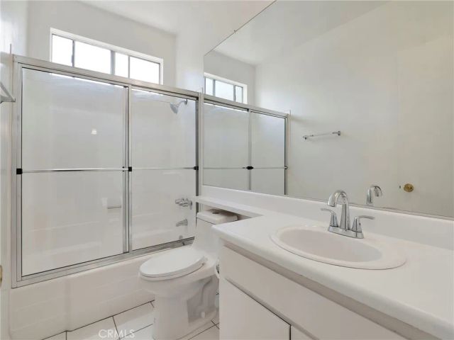 525 S Shelton Street South 205, Burbank, CA 91506