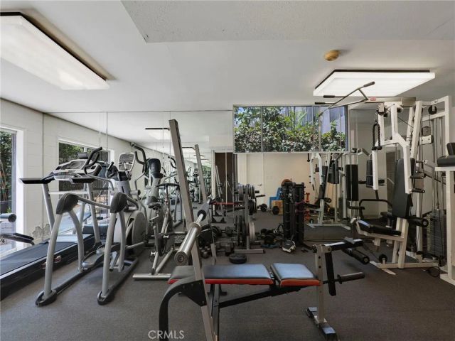 525 S Shelton Street South 205, Burbank, CA 91506