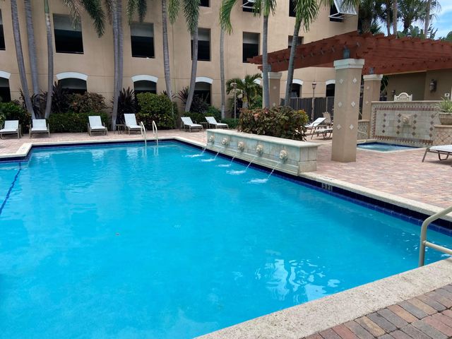 616 Clearwater Park Road 207, West Palm Beach, FL 33401