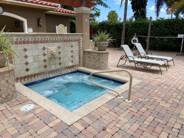 616 Clearwater Park Road 207, West Palm Beach, FL 33401