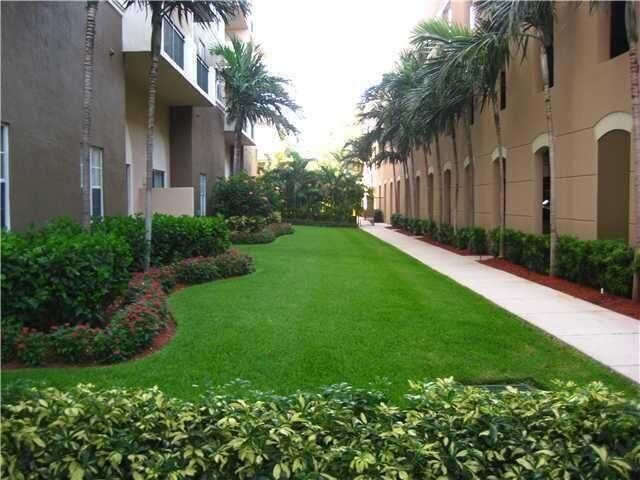 616 Clearwater Park Road 207, West Palm Beach, FL 33401