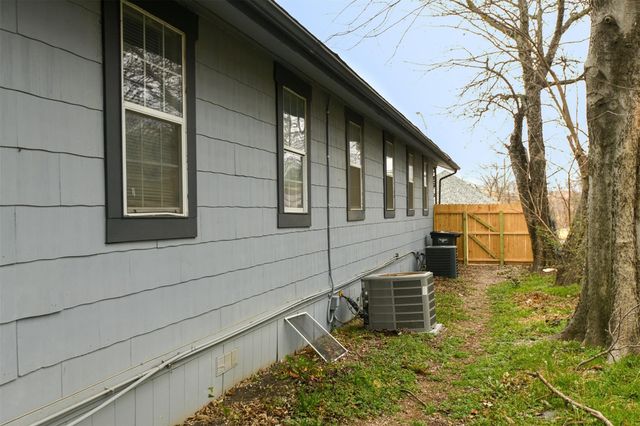 4722 Mccart Avenue, Fort Worth, TX 76115
