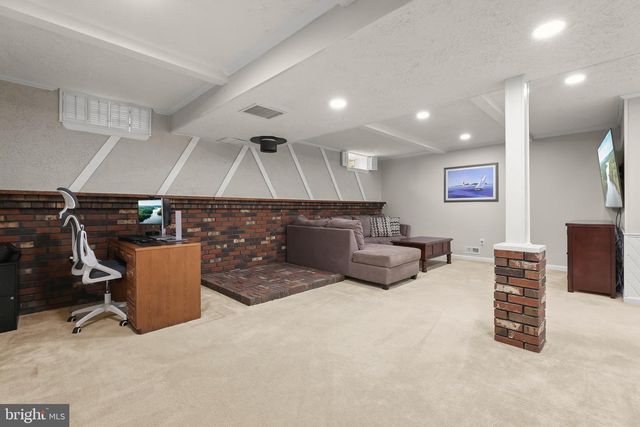 818 UNIONTOWN RD, Westminster, MD 21158