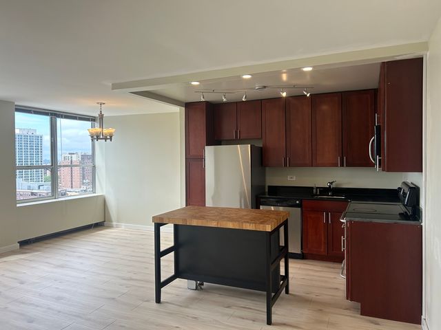 655 W Irving Park Road 1713, Chicago, IL 60613