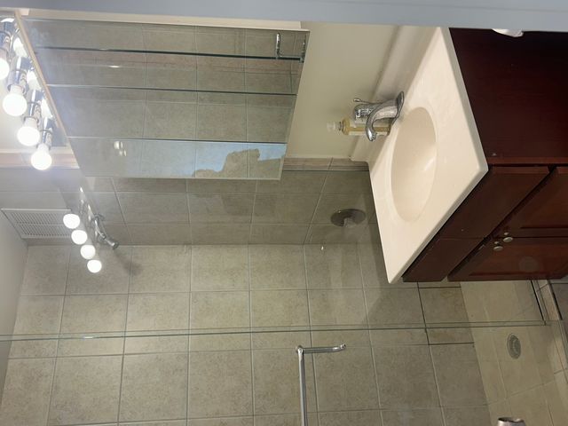 655 W Irving Park Road 1713, Chicago, IL 60613
