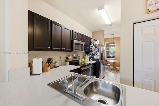 142 SE 28th Ter 6, Homestead, FL 33033