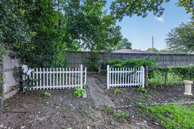 1601 W Tucker Boulevard, Arlington, TX 76013