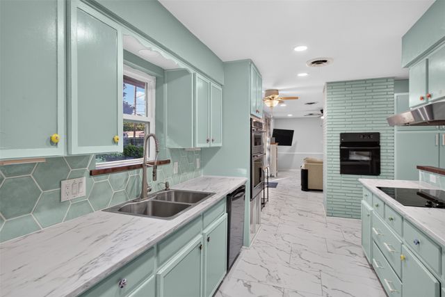 1601 W Tucker Boulevard, Arlington, TX 76013