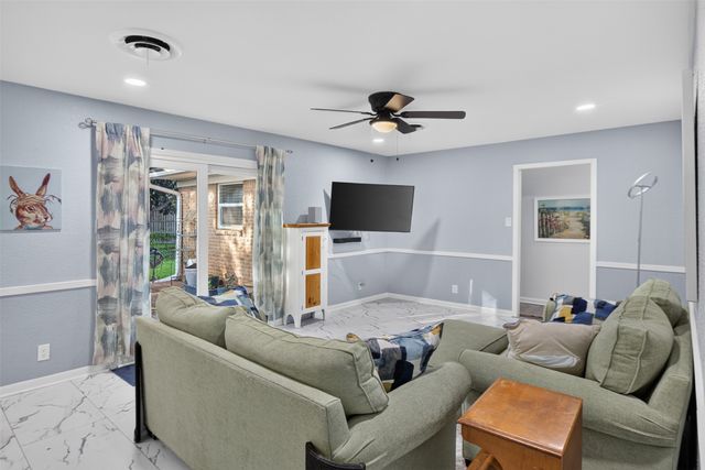 1601 W Tucker Boulevard, Arlington, TX 76013