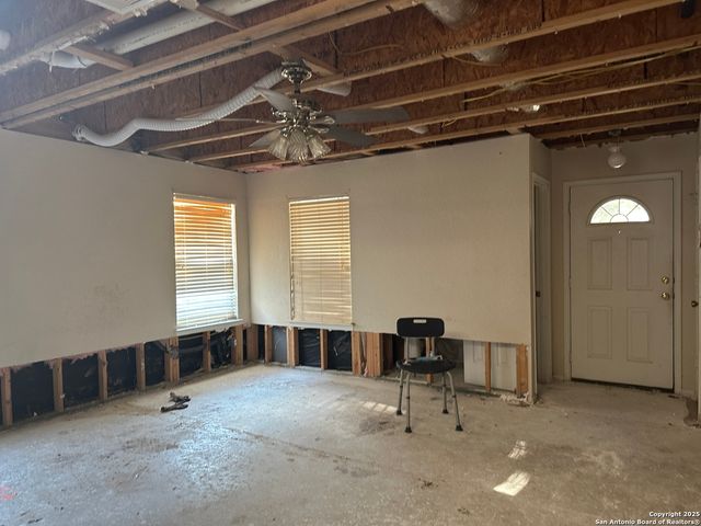 202 Agency Oaks, San Antonio, TX 78249