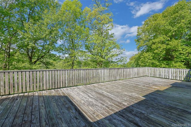 982 Bradley Parkway, Blauvelt, NY 10913