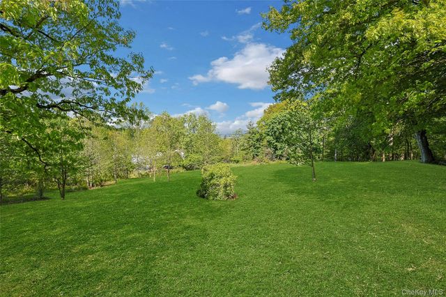 982 Bradley Parkway, Blauvelt, NY 10913