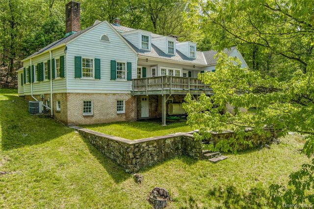 982 Bradley Parkway, Blauvelt, NY 10913
