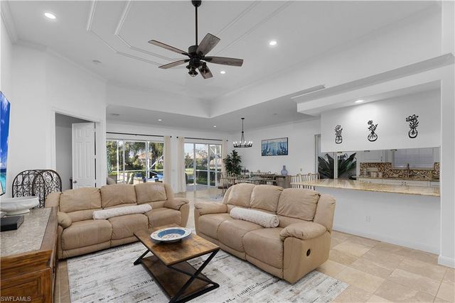 7983 Valentina CT, Naples, FL 34114