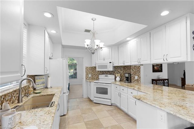 7983 Valentina CT, Naples, FL 34114