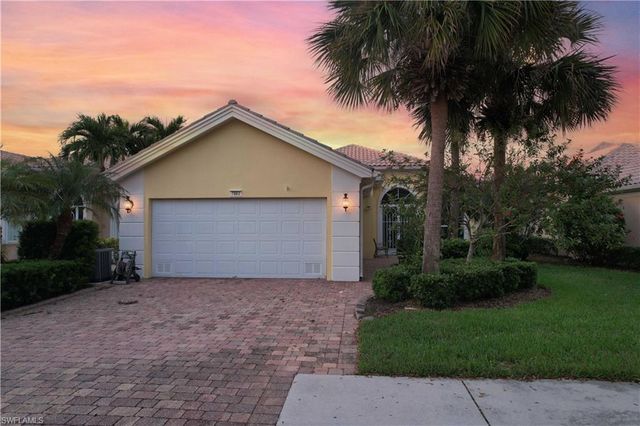7983 Valentina CT, Naples, FL 34114