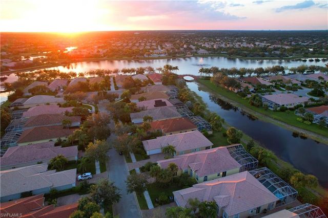 7983 Valentina CT, Naples, FL 34114