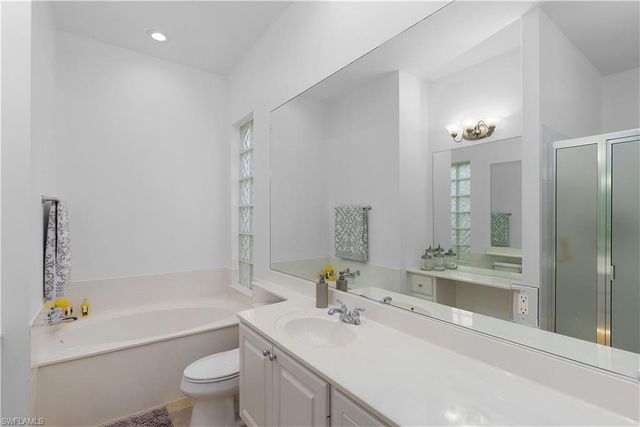 7983 Valentina CT, Naples, FL 34114