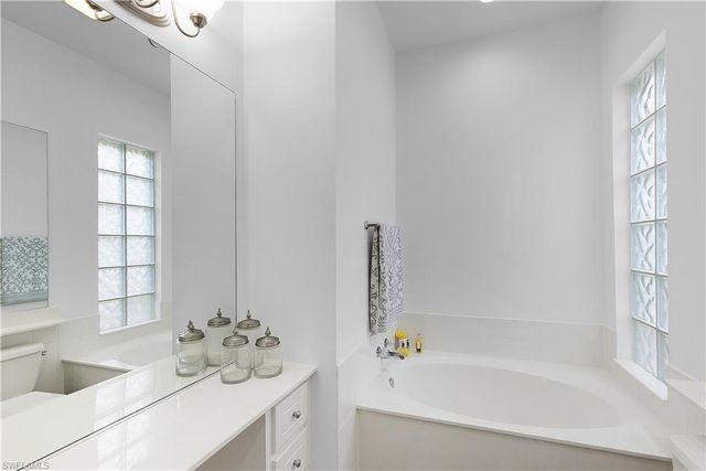 7983 Valentina CT, Naples, FL 34114