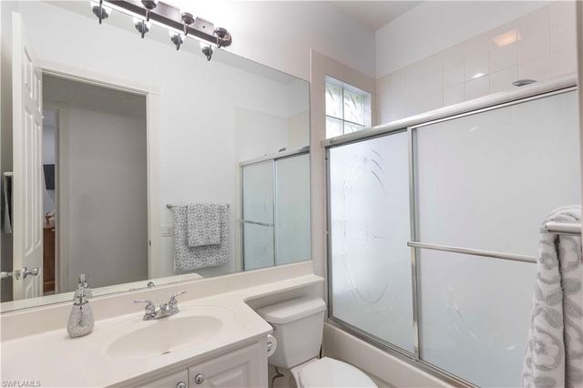 7983 Valentina CT, Naples, FL 34114