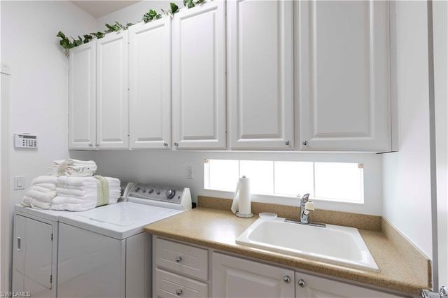 7983 Valentina CT, Naples, FL 34114