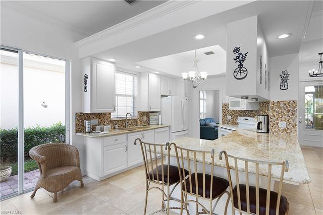 7983 Valentina CT, Naples, FL 34114