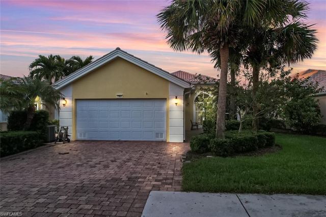 7983 Valentina CT, Naples, FL 34114