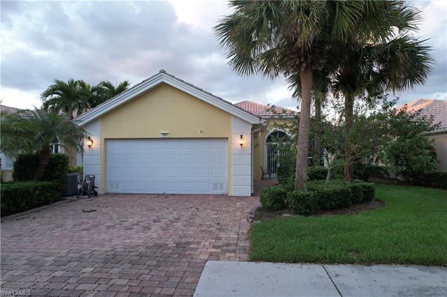 7983 Valentina CT, Naples, FL 34114