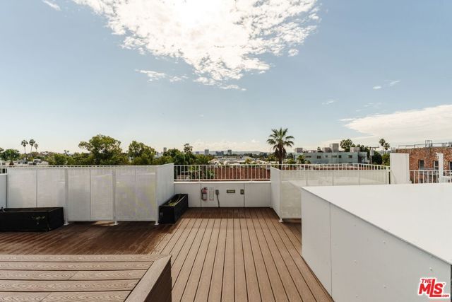 1253 N Sweetzer Avenue 6, West Hollywood, CA 90069