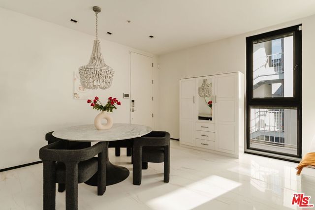 1253 N Sweetzer Avenue 6, West Hollywood, CA 90069