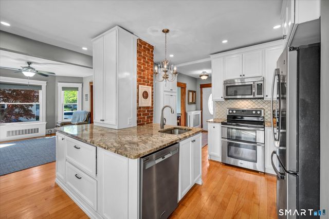 52 Stuart Street, Newington, CT 06111