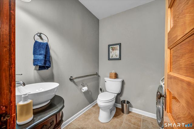 52 Stuart Street, Newington, CT 06111