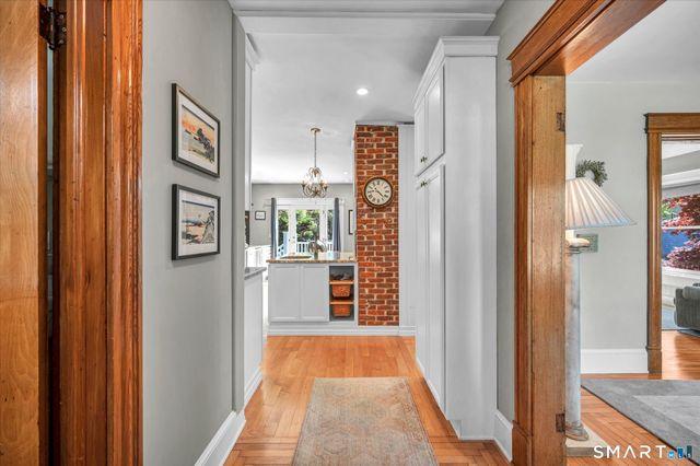 52 Stuart Street, Newington, CT 06111