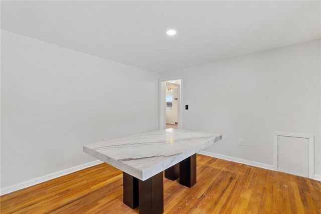 5704 Willow Terrace Dr, Bethel Park, PA 15102