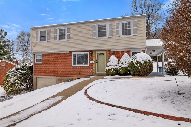 5704 Willow Terrace Dr, Bethel Park, PA 15102