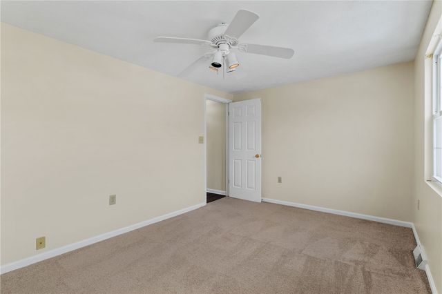 5704 Willow Terrace Dr, Bethel Park, PA 15102