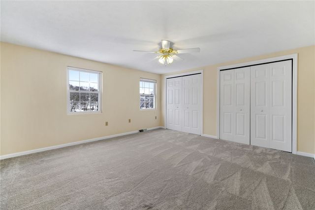 5704 Willow Terrace Dr, Bethel Park, PA 15102