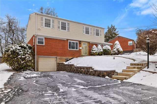 5704 Willow Terrace Dr, Bethel Park, PA 15102