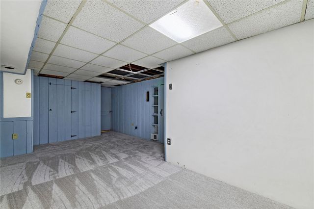 5704 Willow Terrace Dr, Bethel Park, PA 15102