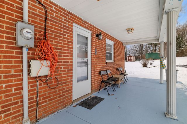 5704 Willow Terrace Dr, Bethel Park, PA 15102