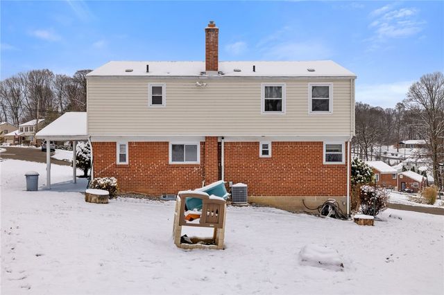 5704 Willow Terrace Dr, Bethel Park, PA 15102