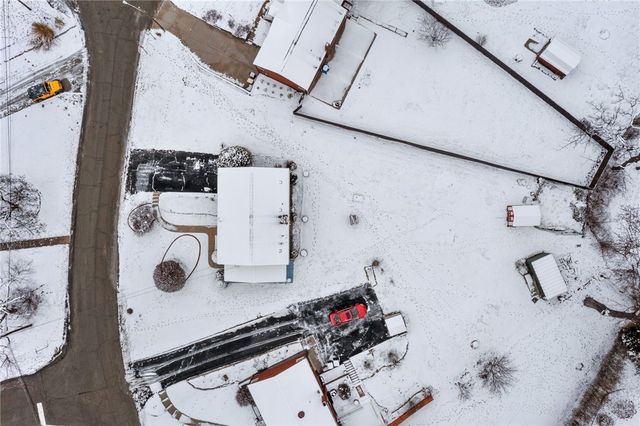 5704 Willow Terrace Dr, Bethel Park, PA 15102