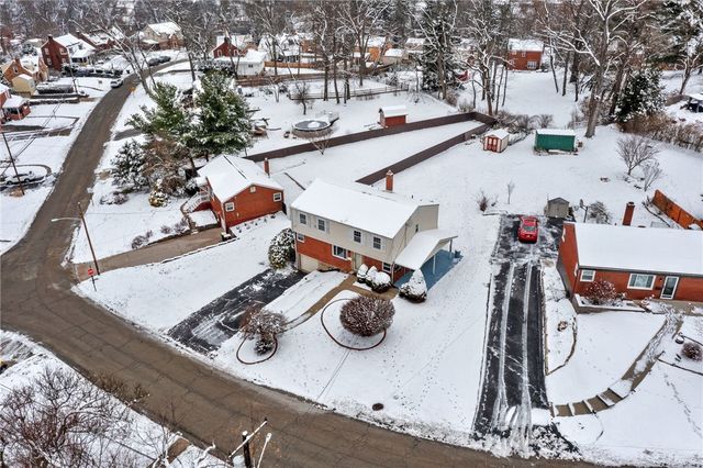 5704 Willow Terrace Dr, Bethel Park, PA 15102