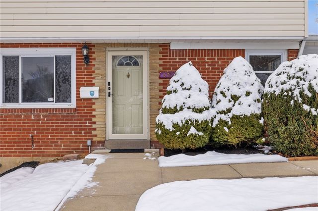 5704 Willow Terrace Dr, Bethel Park, PA 15102