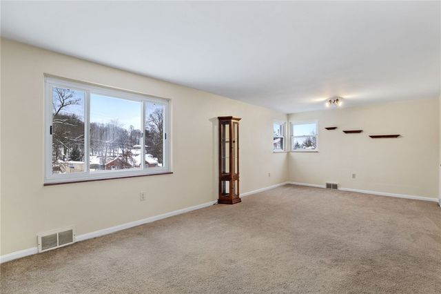 5704 Willow Terrace Dr, Bethel Park, PA 15102