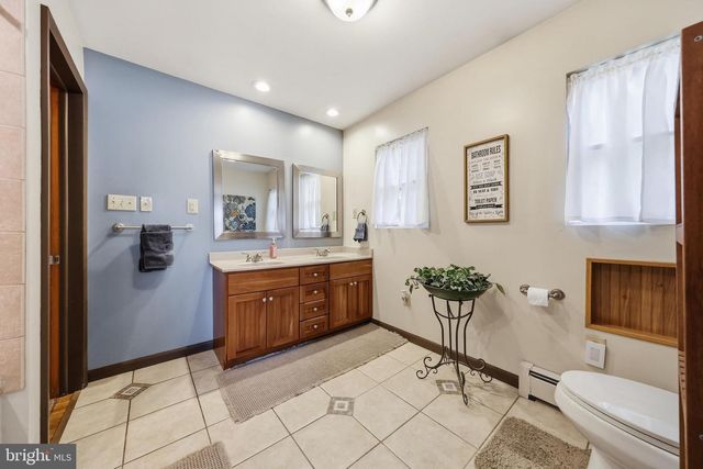 24 SPRINGFIELD LN, Williamsport, MD 21795