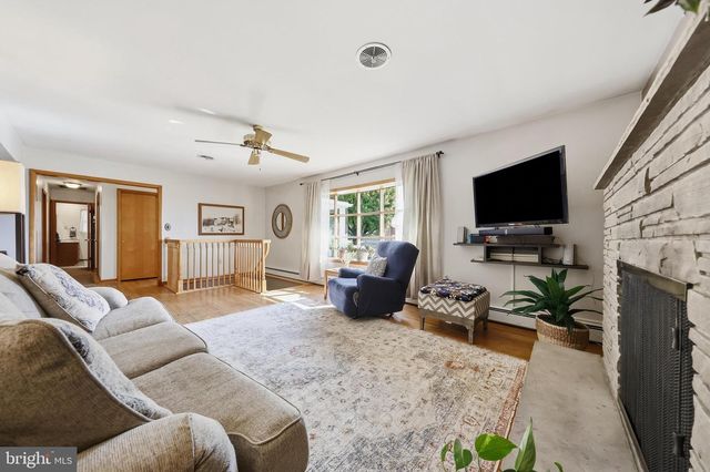 24 SPRINGFIELD LN, Williamsport, MD 21795