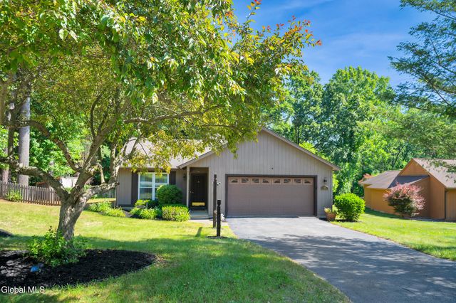 35 Meadow Rue Place, Malta, NY 12020