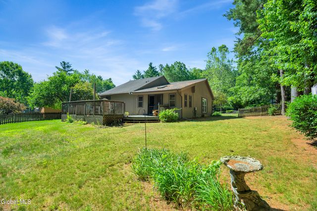 35 Meadow Rue Place, Malta, NY 12020