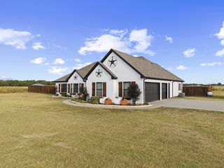 1195 Hog Town Road, Collinsville, TX 76233